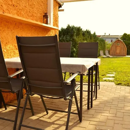 Lehmhaeuschen Mit Sauna Holiday home Tangermuende